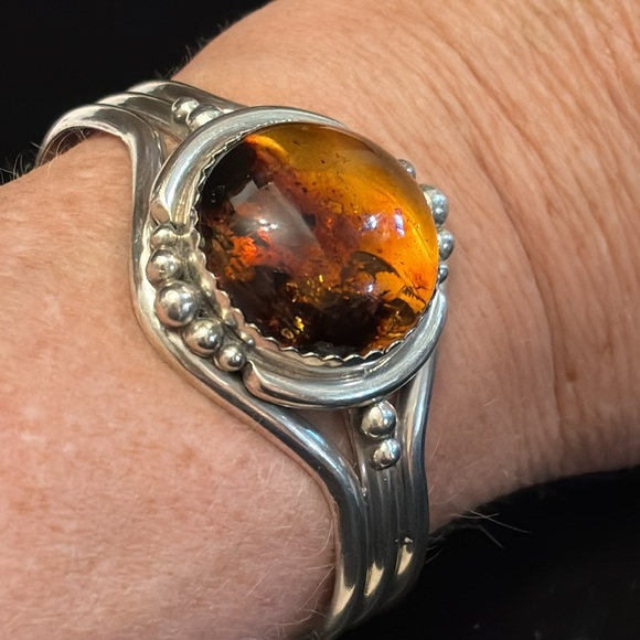 Sterling silver and Baltic amber cuff - Picture 4 of 13